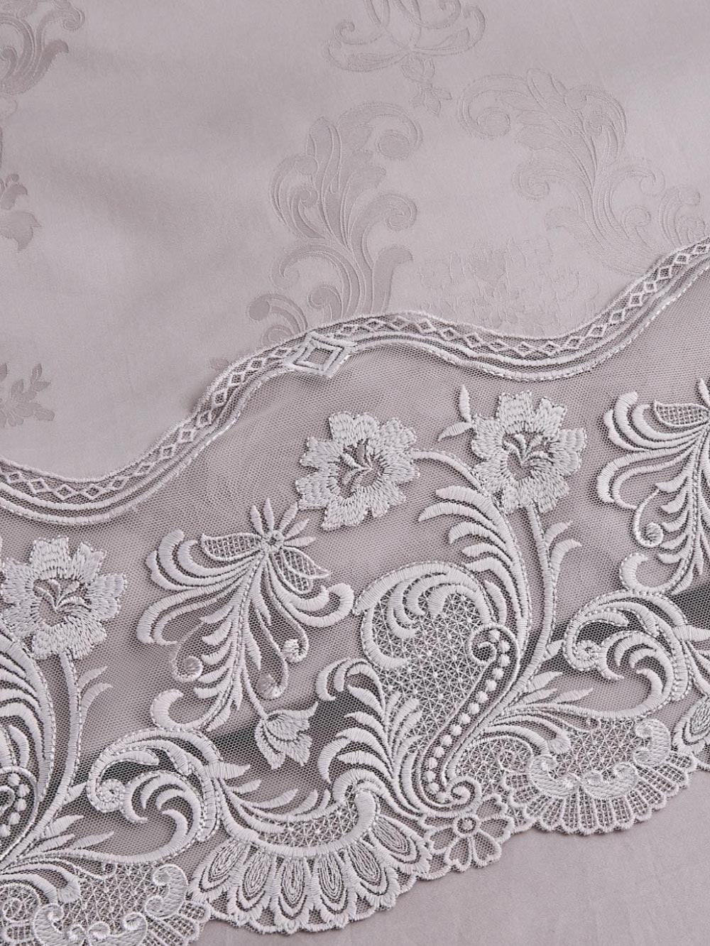 PRANCŪZIŠKO ŽAKARDINIO SATINO PATALYNĖS KOMPLEKTAS "QUEEN GARDEN LILAC"