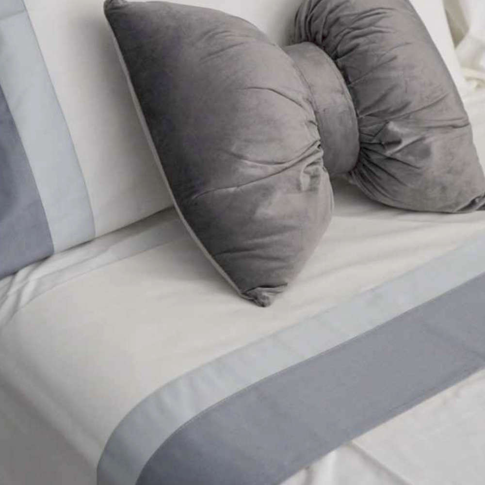 Patalynės komplektas - paklodė be gumos 240x280cm, paklodė su guma 180x200cm+25 ir pagalvių užvalkalų rinkinys - Pilka (Pagaminta Italijoje)