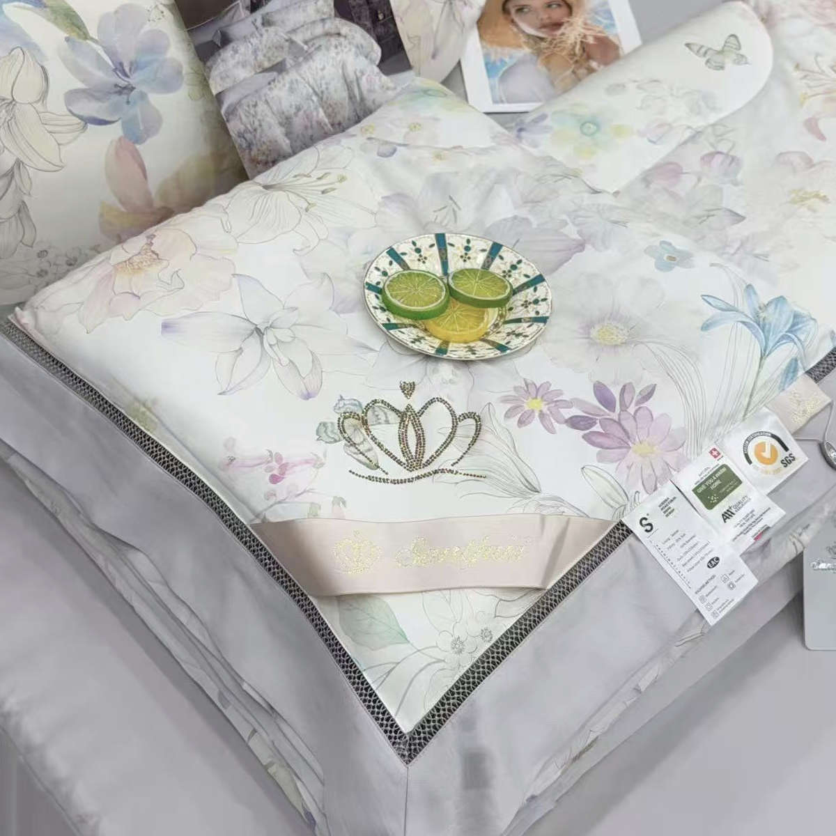 Šeimyninė Tencelio patalynė su 2 integruotomis šilko antklodėmis