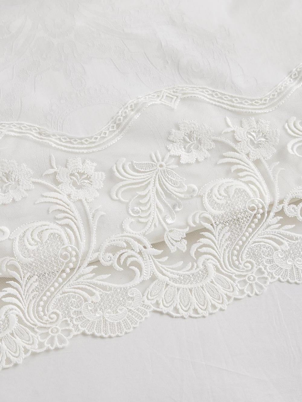 PRANCŪZIŠKO ŽAKARDINIO SATINO PATALYNĖS KOMPLEKTAS "QUEEN GARDEN CREAM"