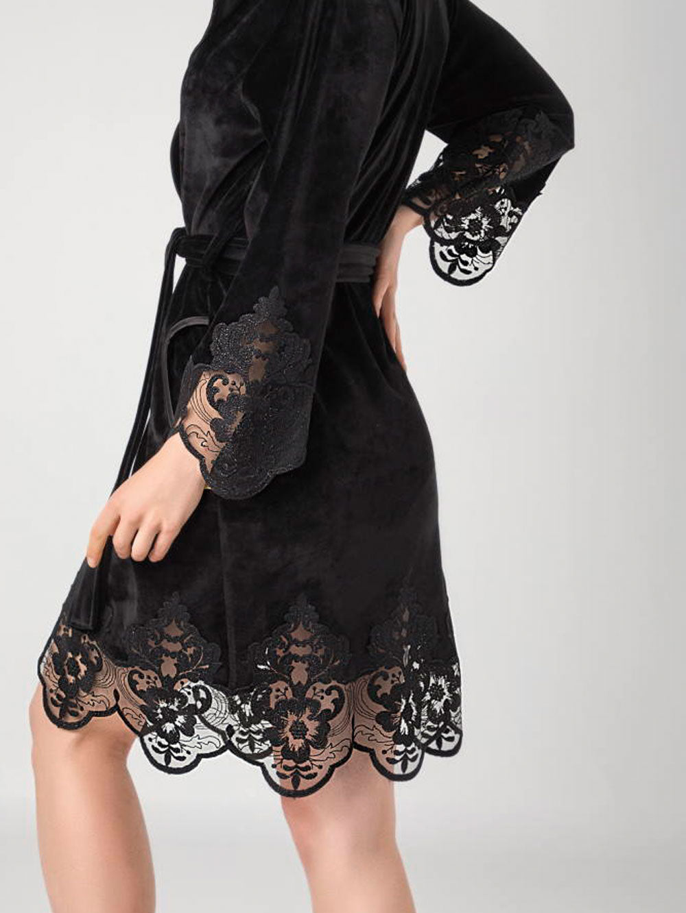 NĖRINIUOTAS BAMBUKINIS CHALATAS "ELISA BLACK" - LXL