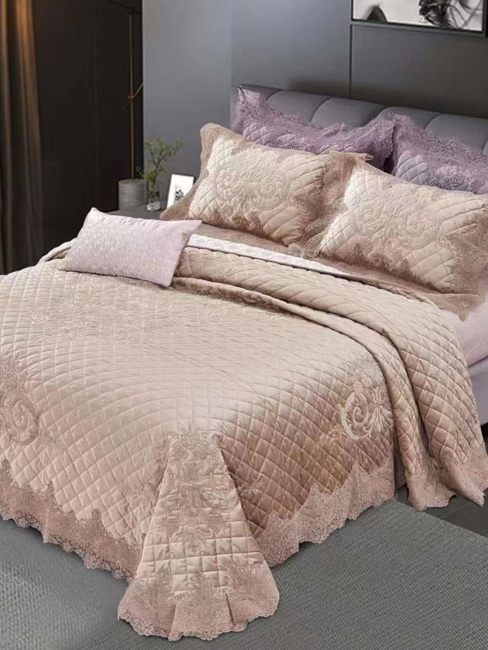 LOVOS UŽTIESALAS SU 2 PAGALVIŲ UŽVALKALAIS "ESTELLE" (NUDE)