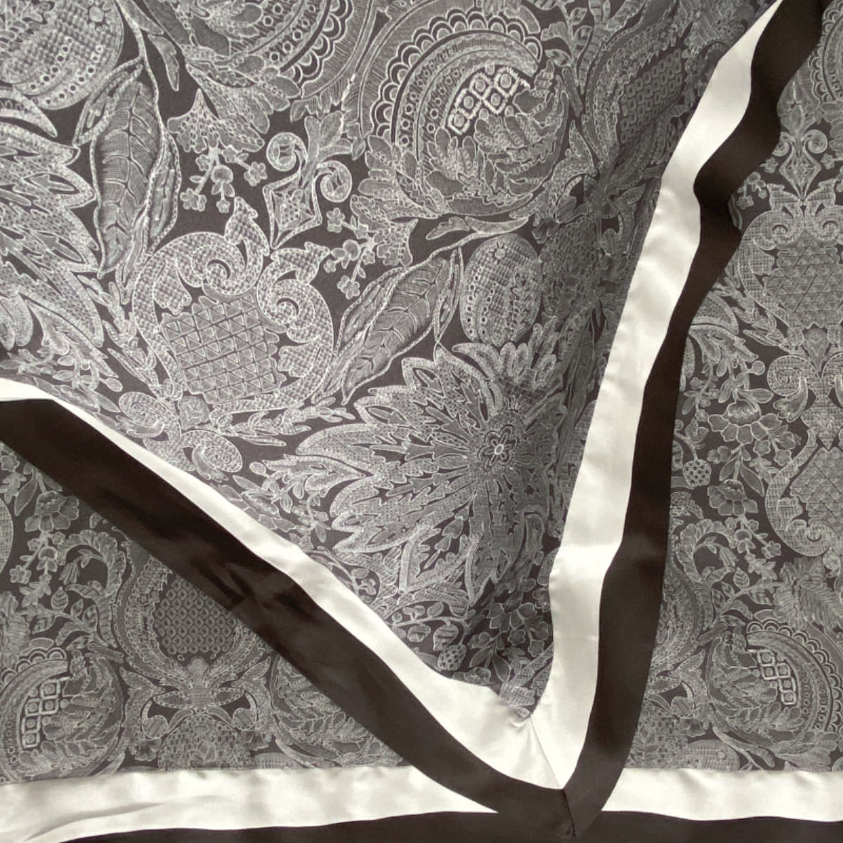 Neįvelkama Tencelio patalynė ir antklodė viename komplekte