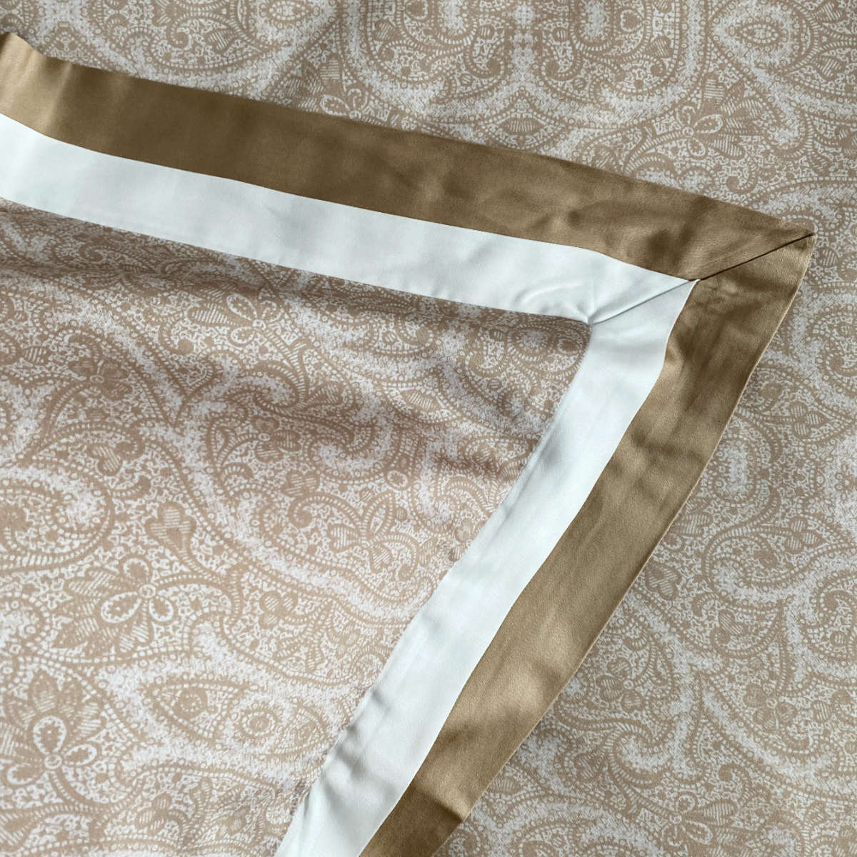 Tencelio patalynės audinys su šilkiniu, veganišku pojūčiu