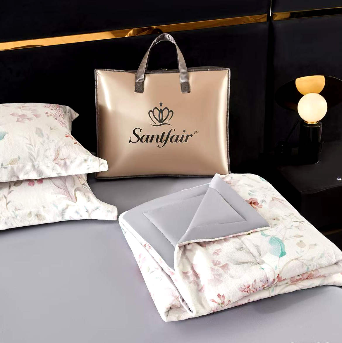 Premium viengulė žieminė patalynė su švelniu rausvų žiedų raštu ir satinu prie kūno