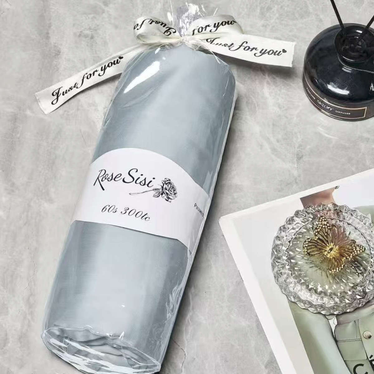 Žydra paklodė su guma iš satino su 2 pagalvių užvalkalais